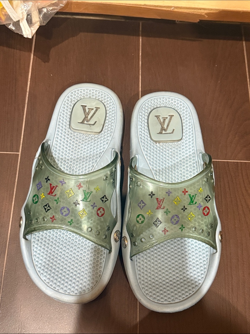 Louis Vuitton slides slippers 37